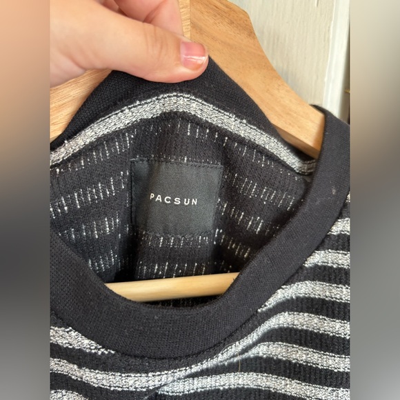 Men’s Pacsun Textured Stripe Tank- Large - Picture 3 of 9